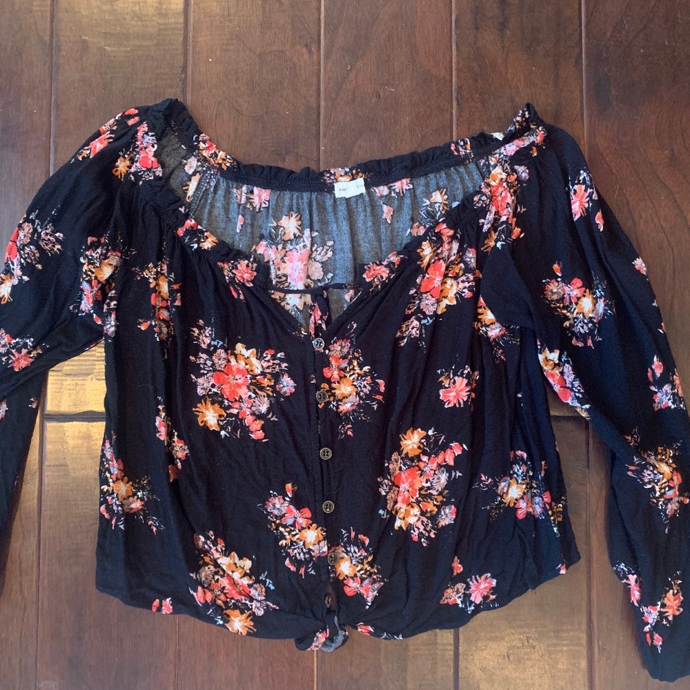 Black Long Sleeve Crop Top